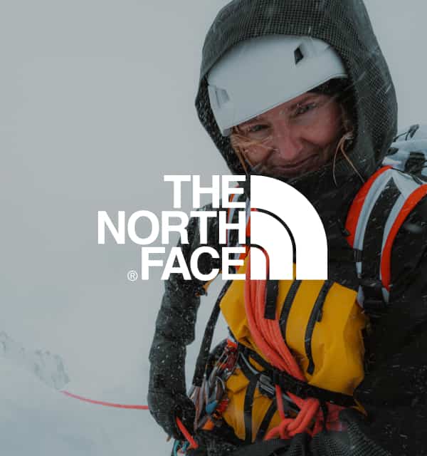 Hochtourengeherin und TNF Logo